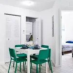 Amazing 2 Bedroom Condo At Wynwood With Parking